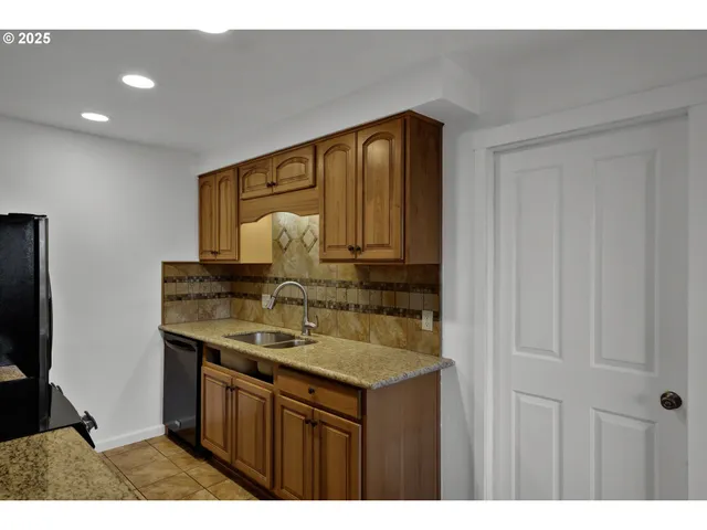 $359,000 | 1650 23rd Street, Florence, OR 97439