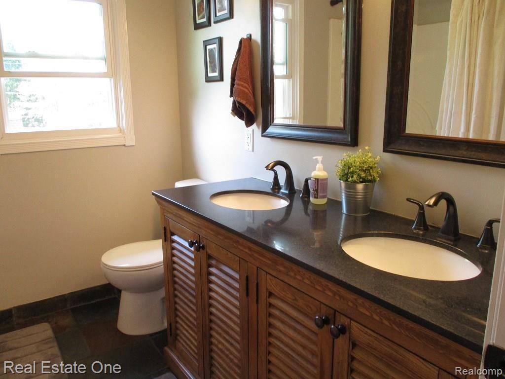 5350 North Georgetown Road Grand Blanc, MI 48439 - Photo 19 of 41 IMG_0107.JPG