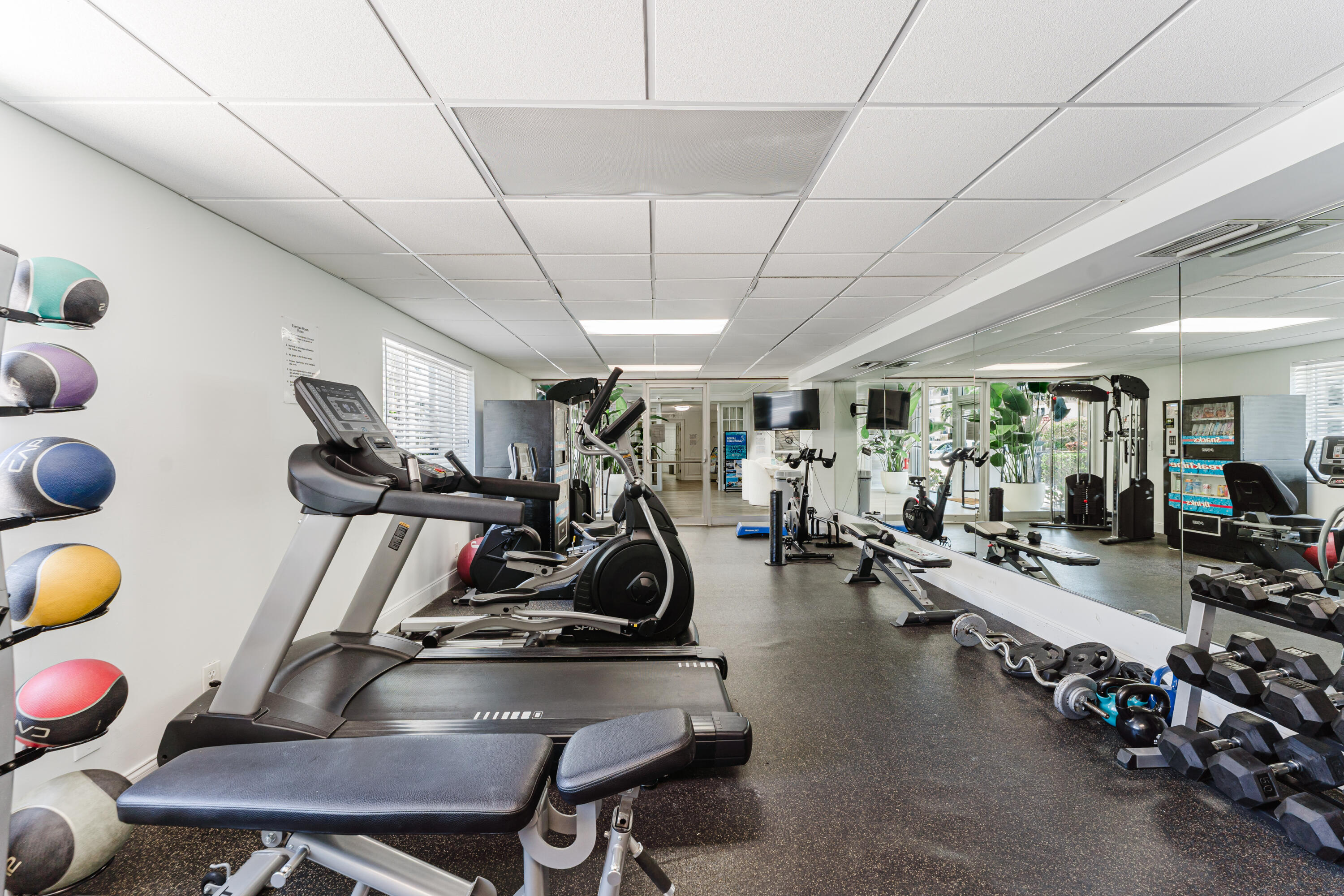 1035 Spanish River Road, Unit 108 Boca Raton, FL 33432 - Photo 11 of 14 SPRVRD-31