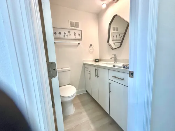 $3,250 | 1035 Spanish River Road, Unit 108, Boca Raton, FL 33432