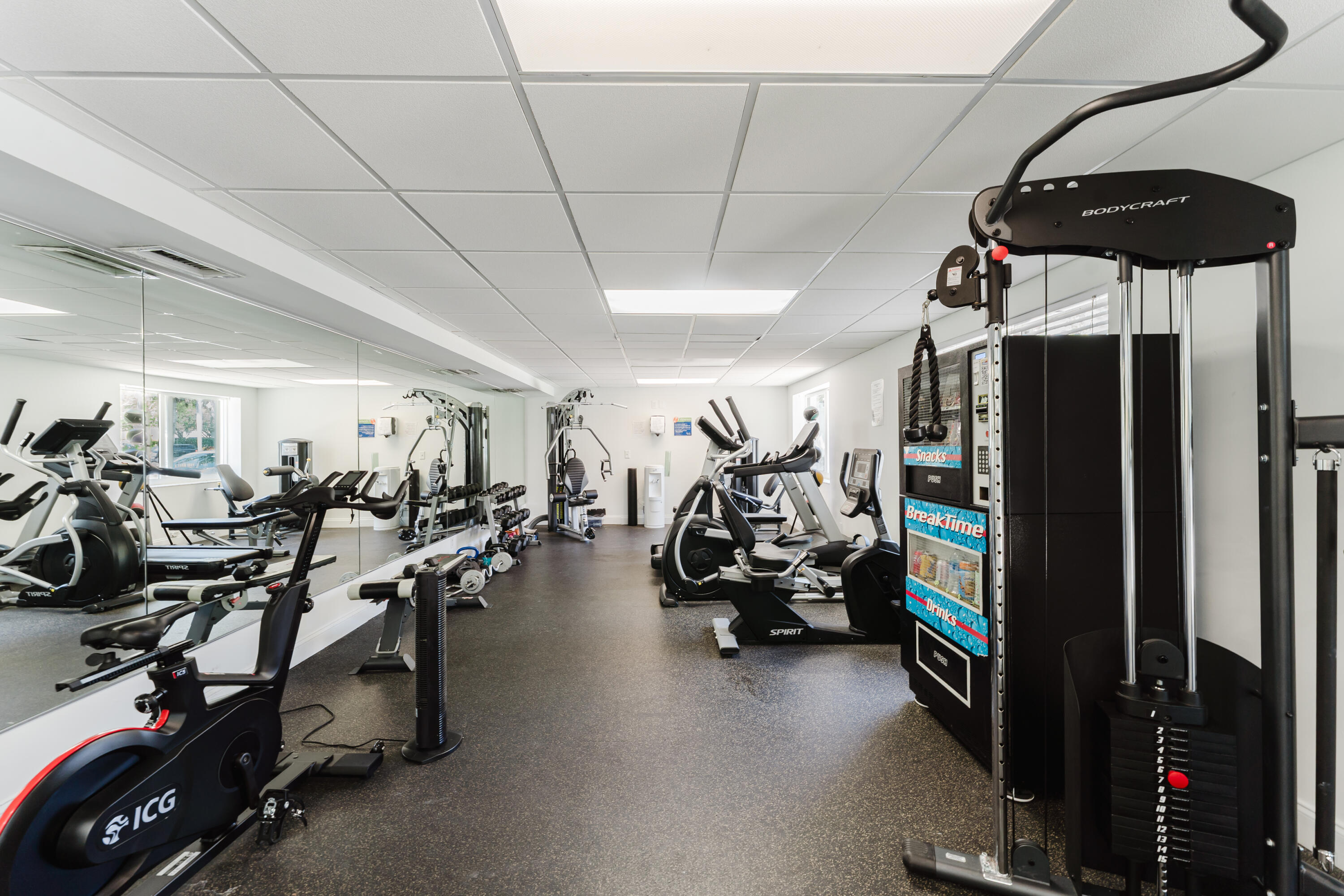 1035 Spanish River Road, Unit 108 Boca Raton, FL 33432 - Photo 10 of 14 SPRVRD-30