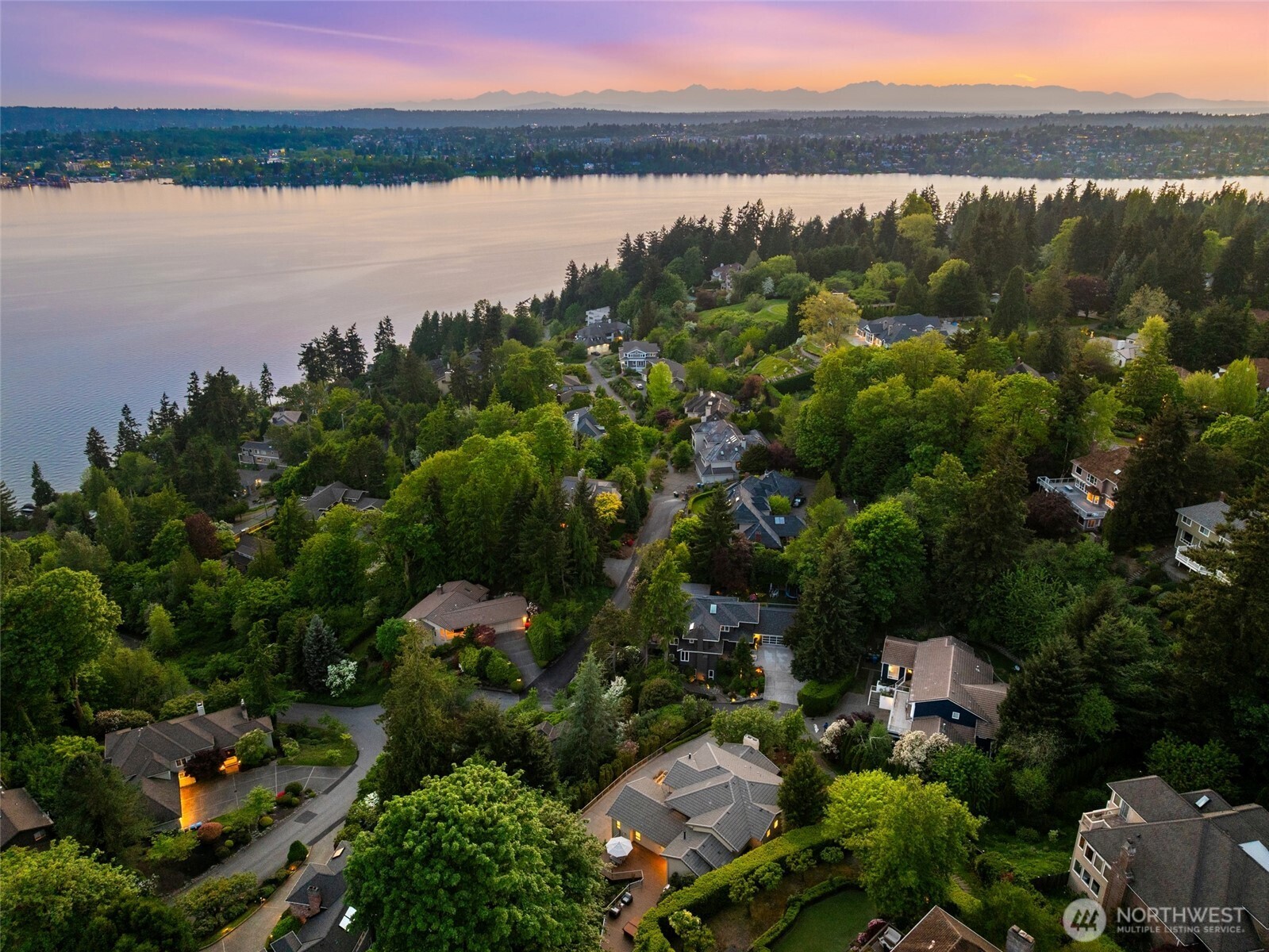 8144 West Mercer Way Mercer Island, WA 98040 - Photo 38 of 40