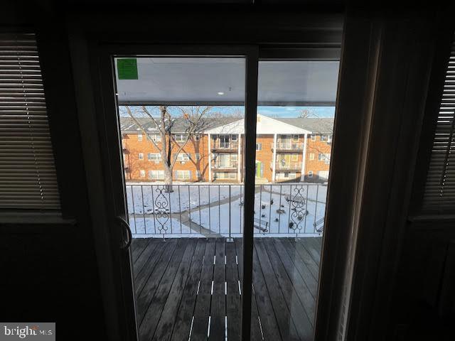 91 Oak Street, Unit C61 Clementon, NJ 08021 - Photo 4 of 10 Balcony