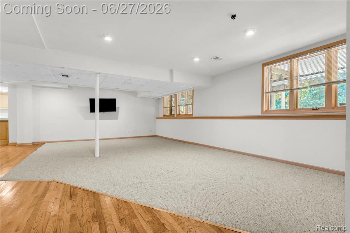 1781 Westridge Drive Rochester, MI 48306 - Photo 46 of 56 40-1781 Westridge Dr_39.jpg