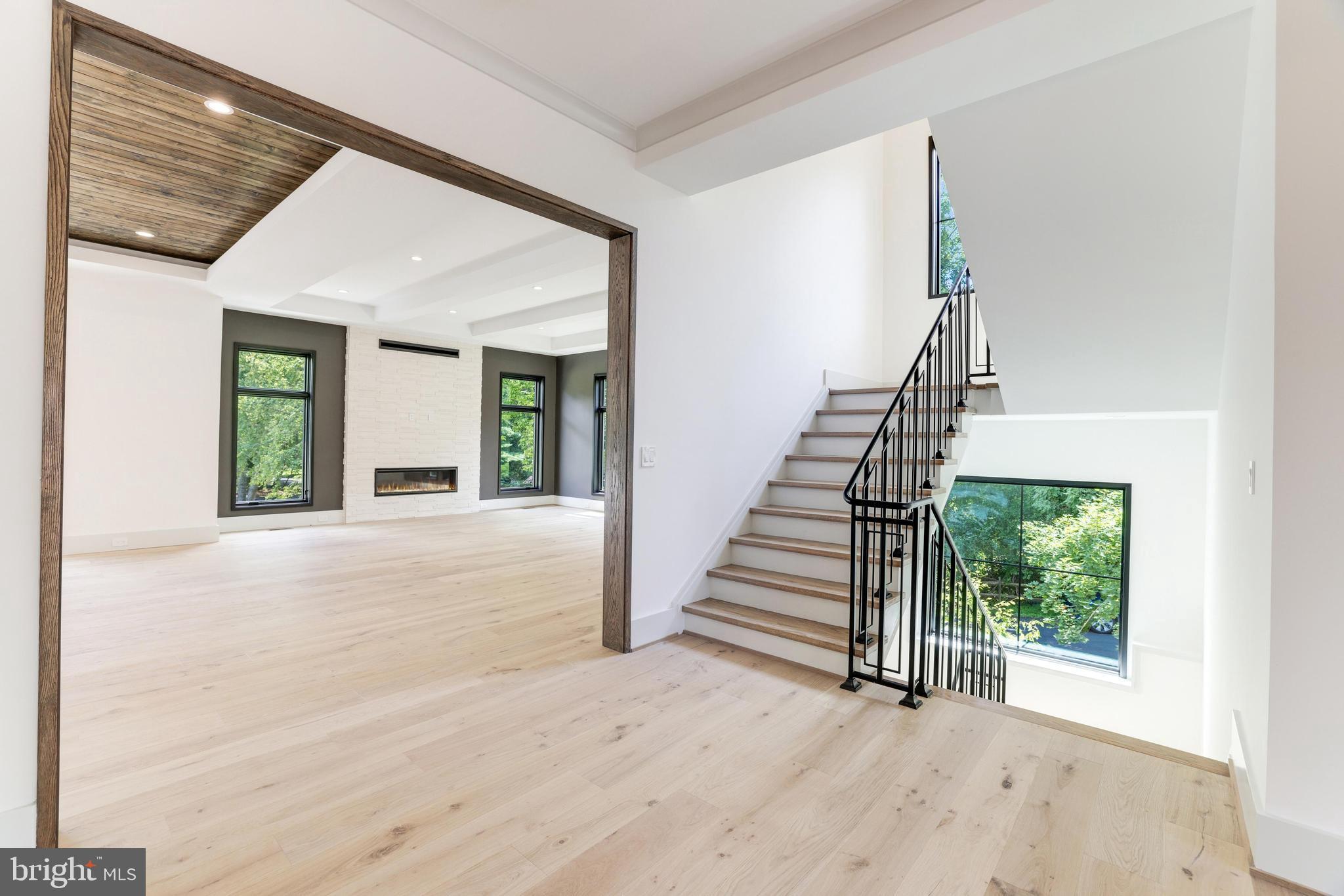 1409 Trap Road Vienna, VA 22182 - Photo 11 of 110