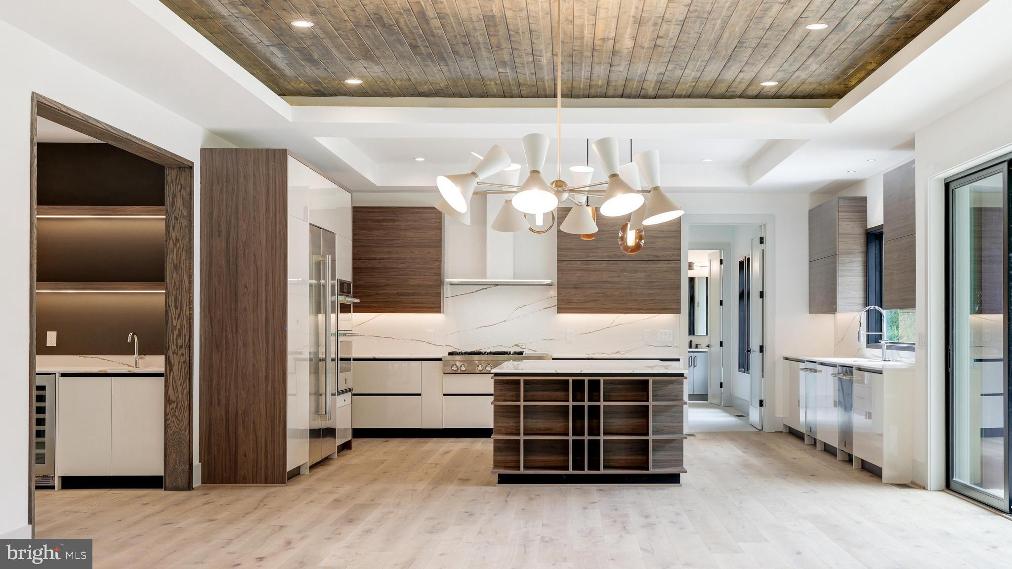 1409 Trap Road Vienna, VA 22182 - Photo 15 of 110