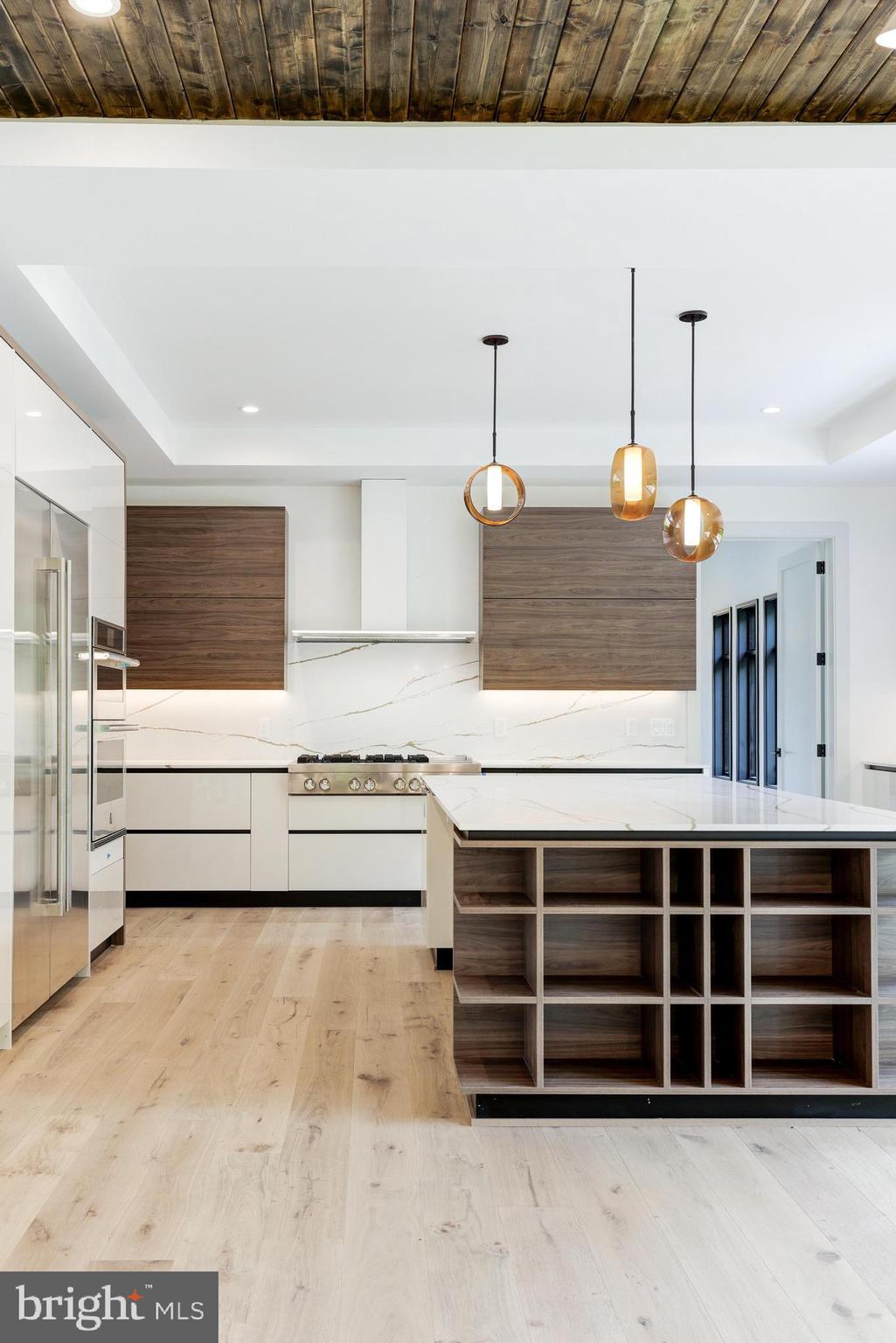 1409 Trap Road Vienna, VA 22182 - Photo 22 of 110