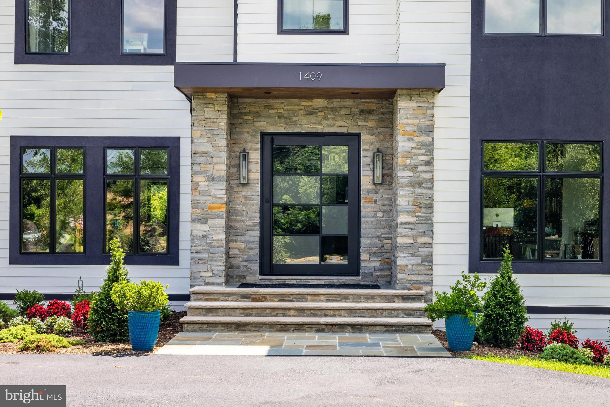 1409 Trap Road Vienna, VA 22182 - Photo 3 of 110