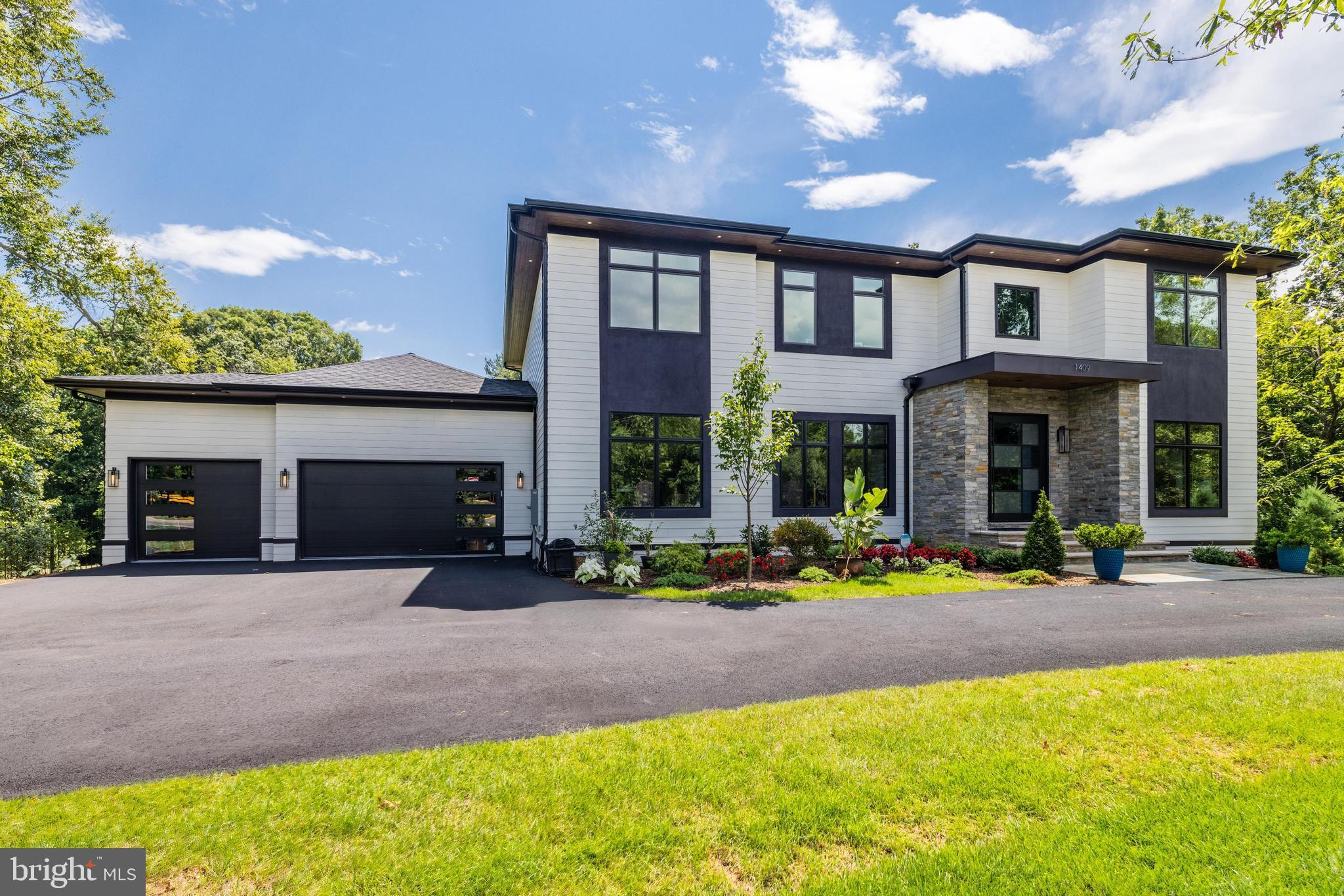 1409 Trap Road Vienna, VA 22182 - Photo 4 of 110