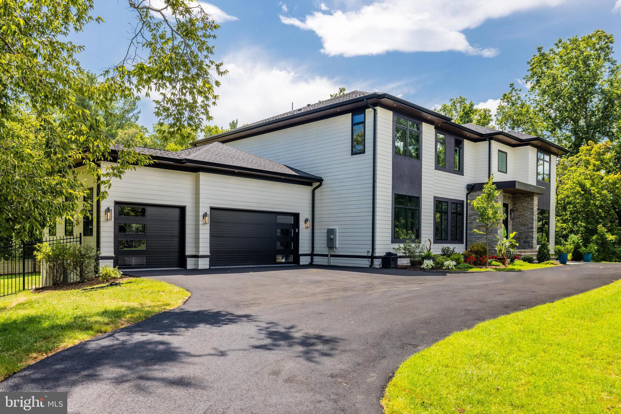 1409 Trap Road Vienna, VA 22182 - Photo 5 of 110