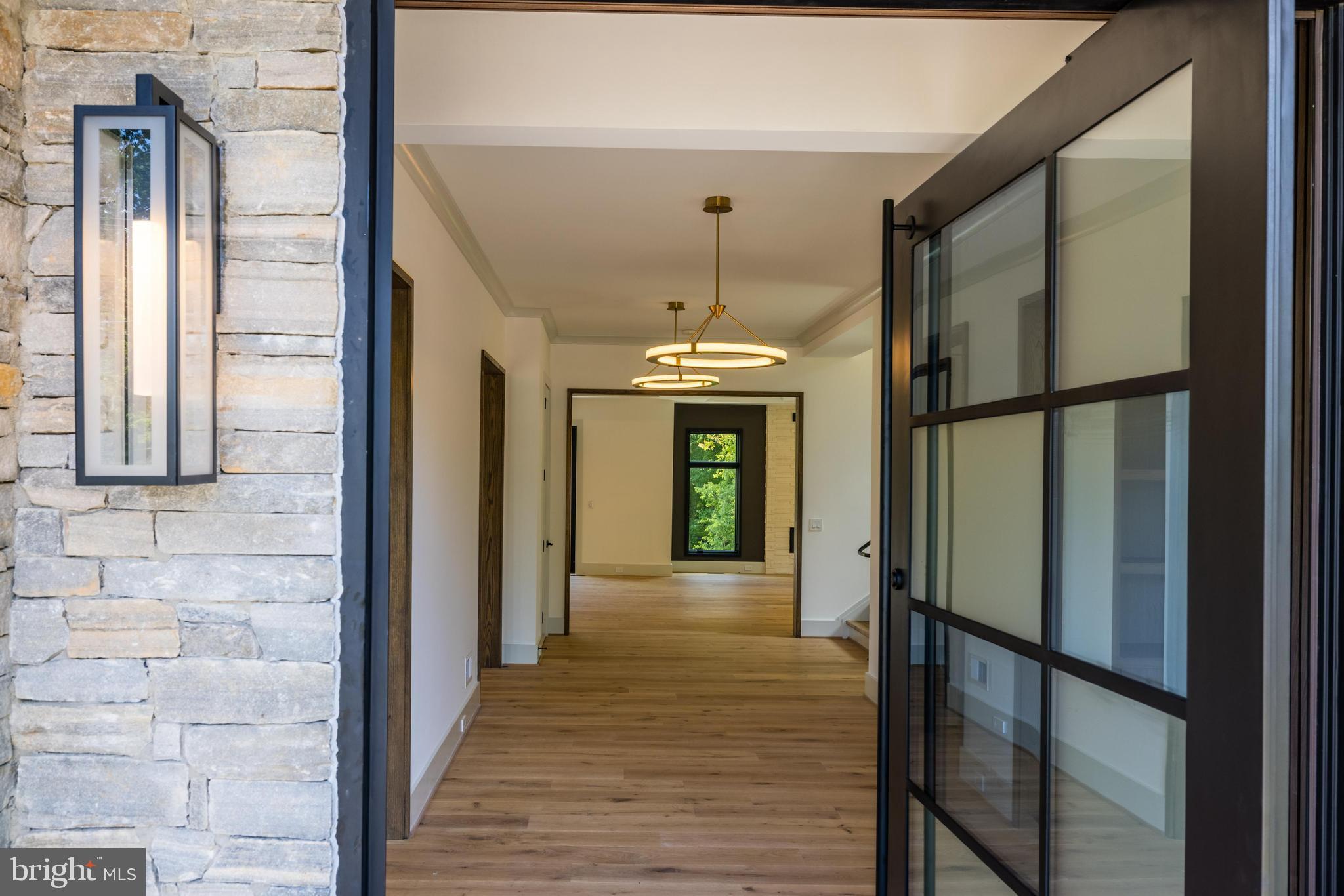 1409 Trap Road Vienna, VA 22182 - Photo 7 of 110