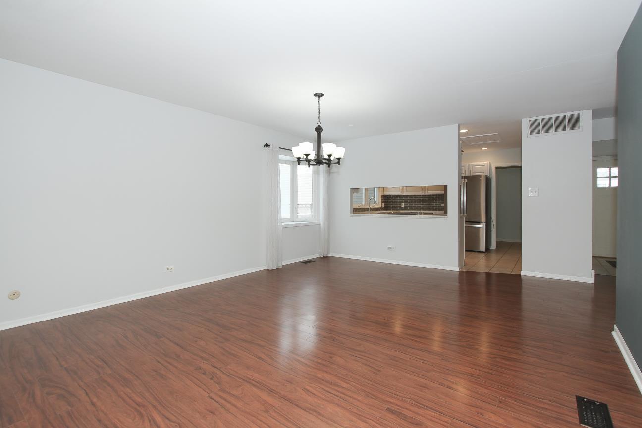 1665 Chippendale Road Hoffman Estates, IL 60169 - Photo 7 of 30