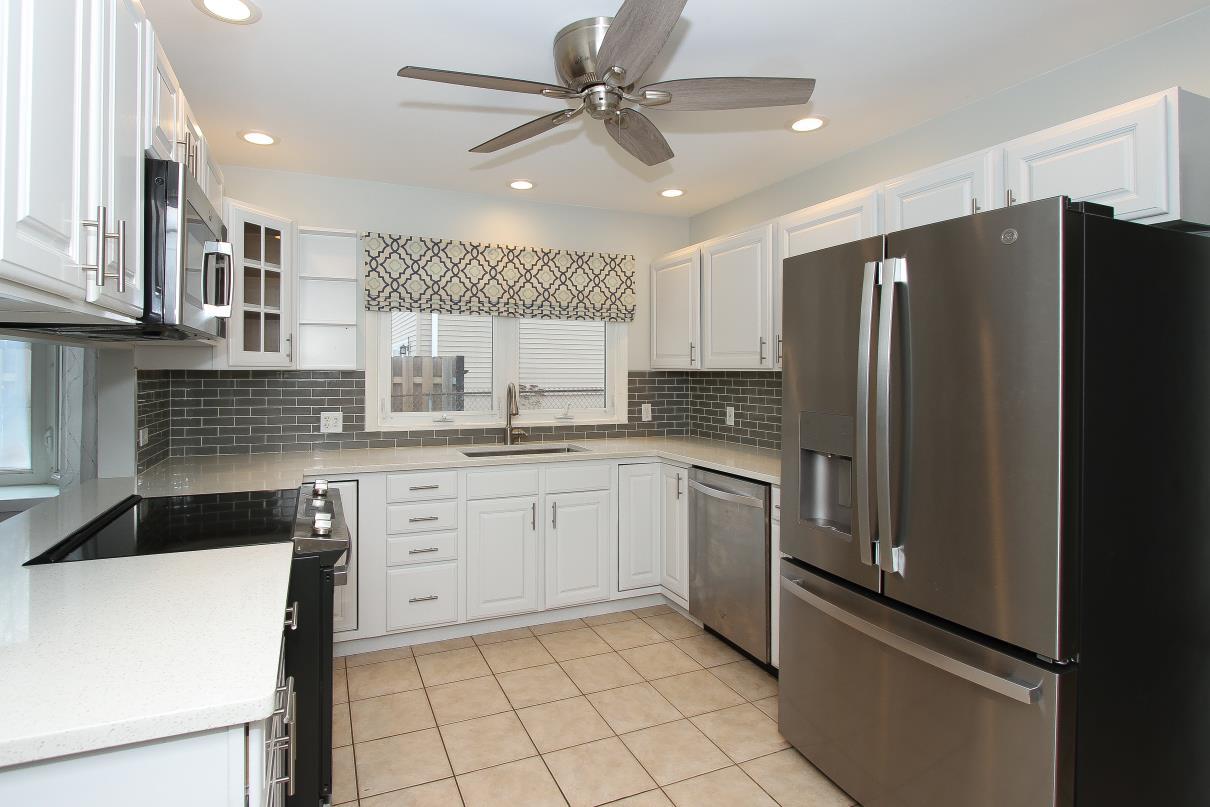 1665 Chippendale Road Hoffman Estates, IL 60169 - Photo 10 of 30