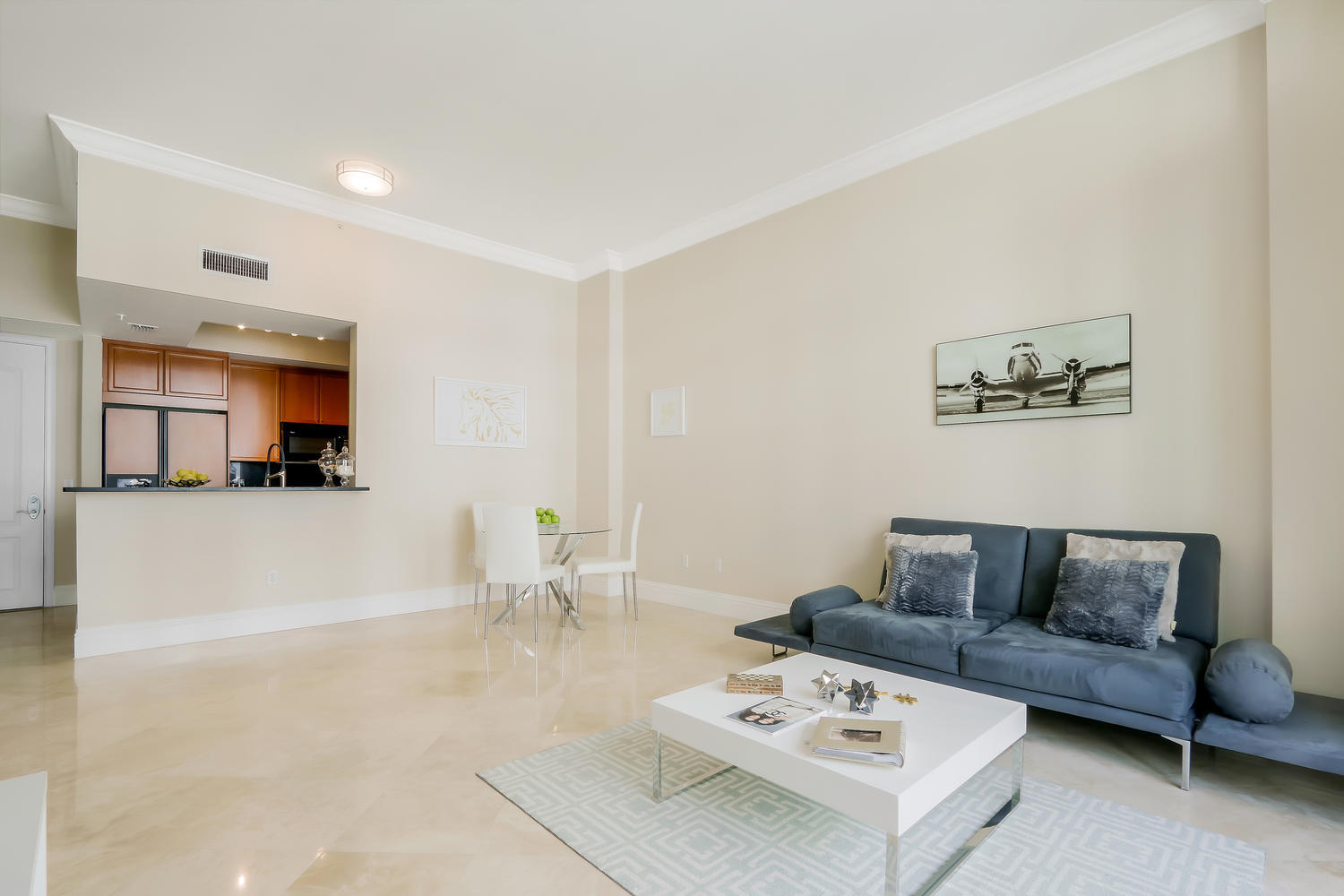 99 Southeast Mizner Boulevard, Unit 537 Boca Raton, FL 33432 - Photo 3 of 16 99 SE Mizner Blvd Unit 537-large-004-8-L