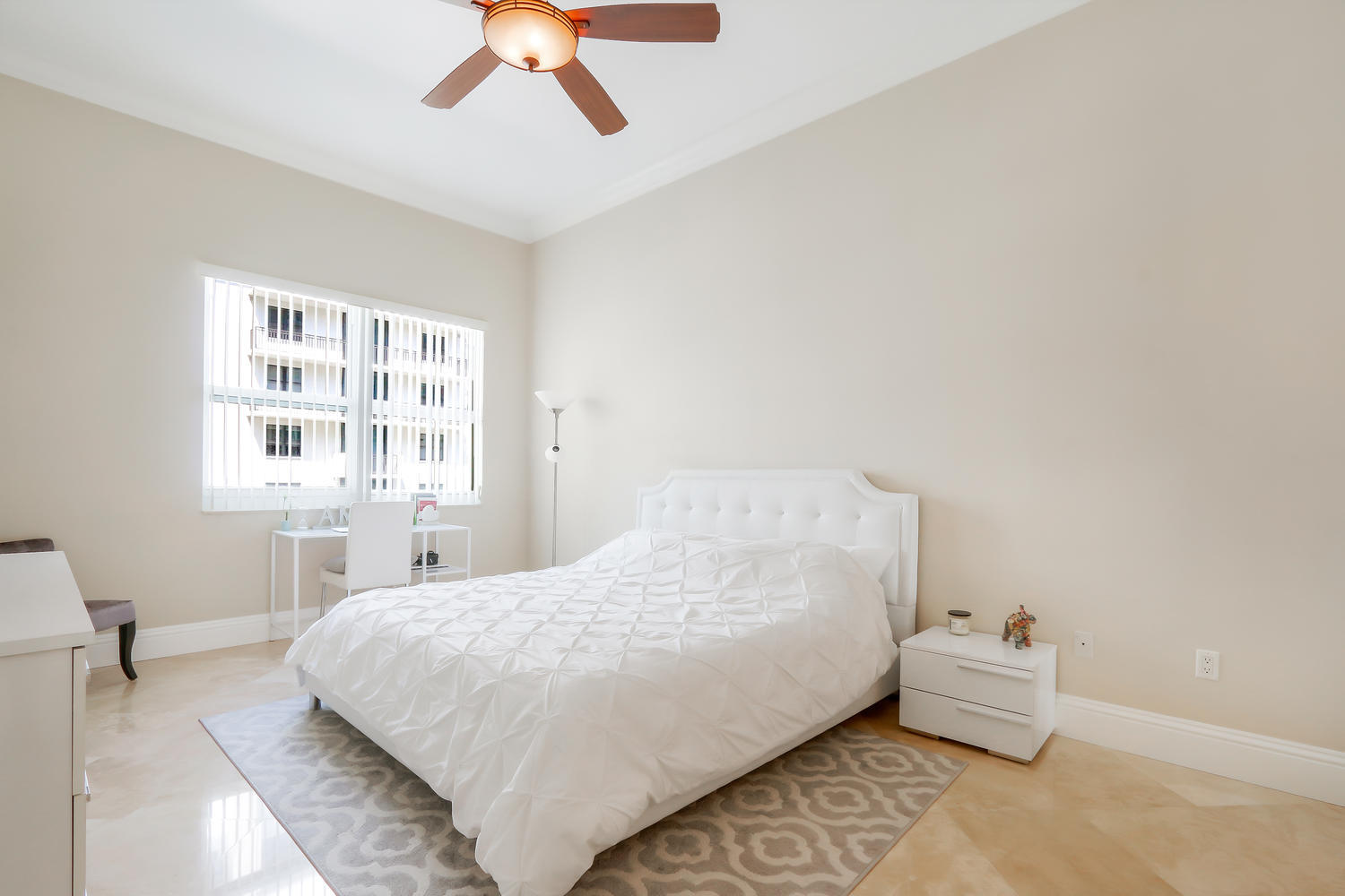 99 Southeast Mizner Boulevard, Unit 537 Boca Raton, FL 33432 - Photo 9 of 16 99 SE Mizner Blvd Unit 537-large-014-14-