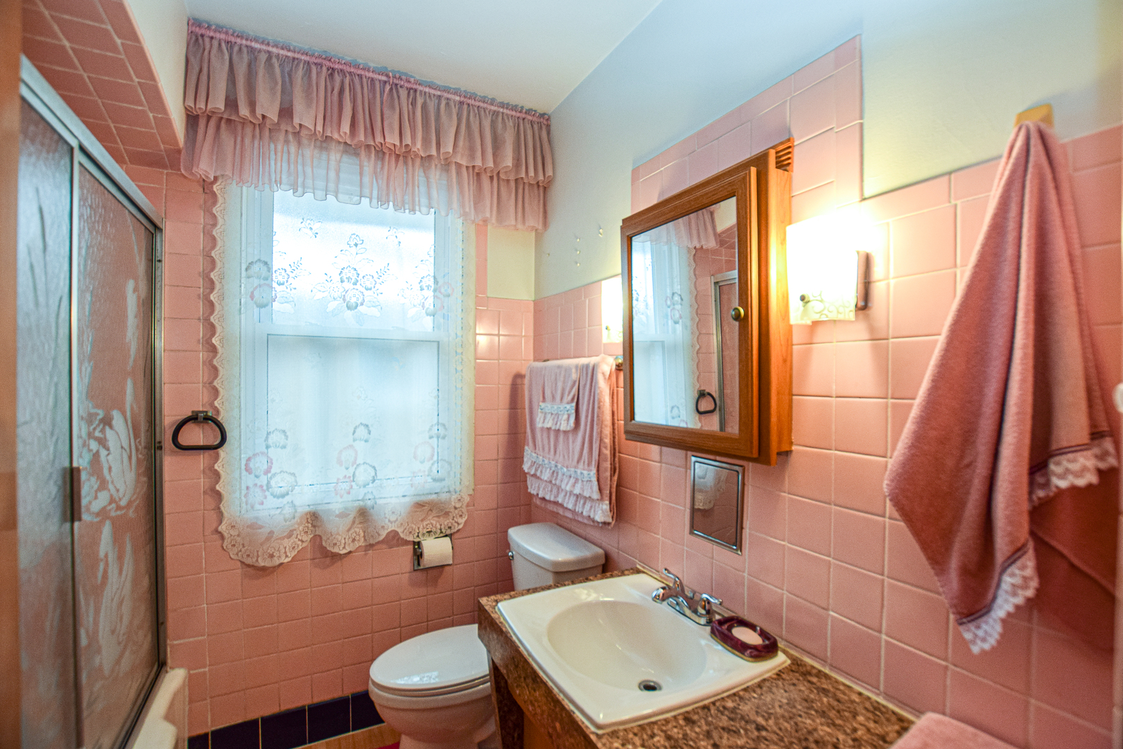 2513 South 4th Avenue North Riverside, IL 60546 - Photo 18 of 27 a bathroom with a sink toilet and shower