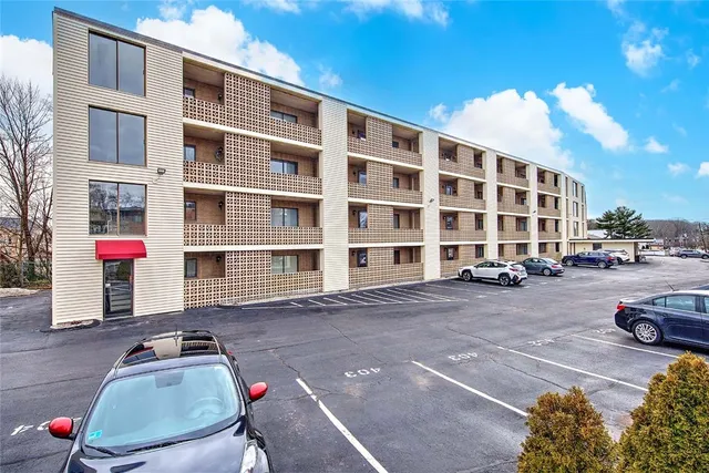 $349,000 | 175 Hoffman Avenue, Unit 102, Cranston, RI 02920