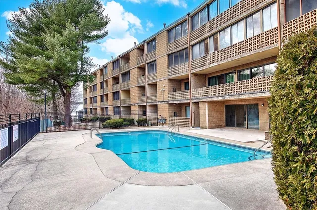 $349,000 | 175 Hoffman Avenue, Unit 102, Cranston, RI 02920