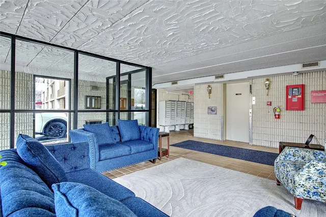 $349,000 | 175 Hoffman Avenue, Unit 102, Cranston, RI 02920