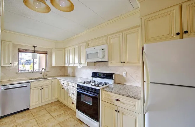 $349,000 | 175 Hoffman Avenue, Unit 102, Cranston, RI 02920