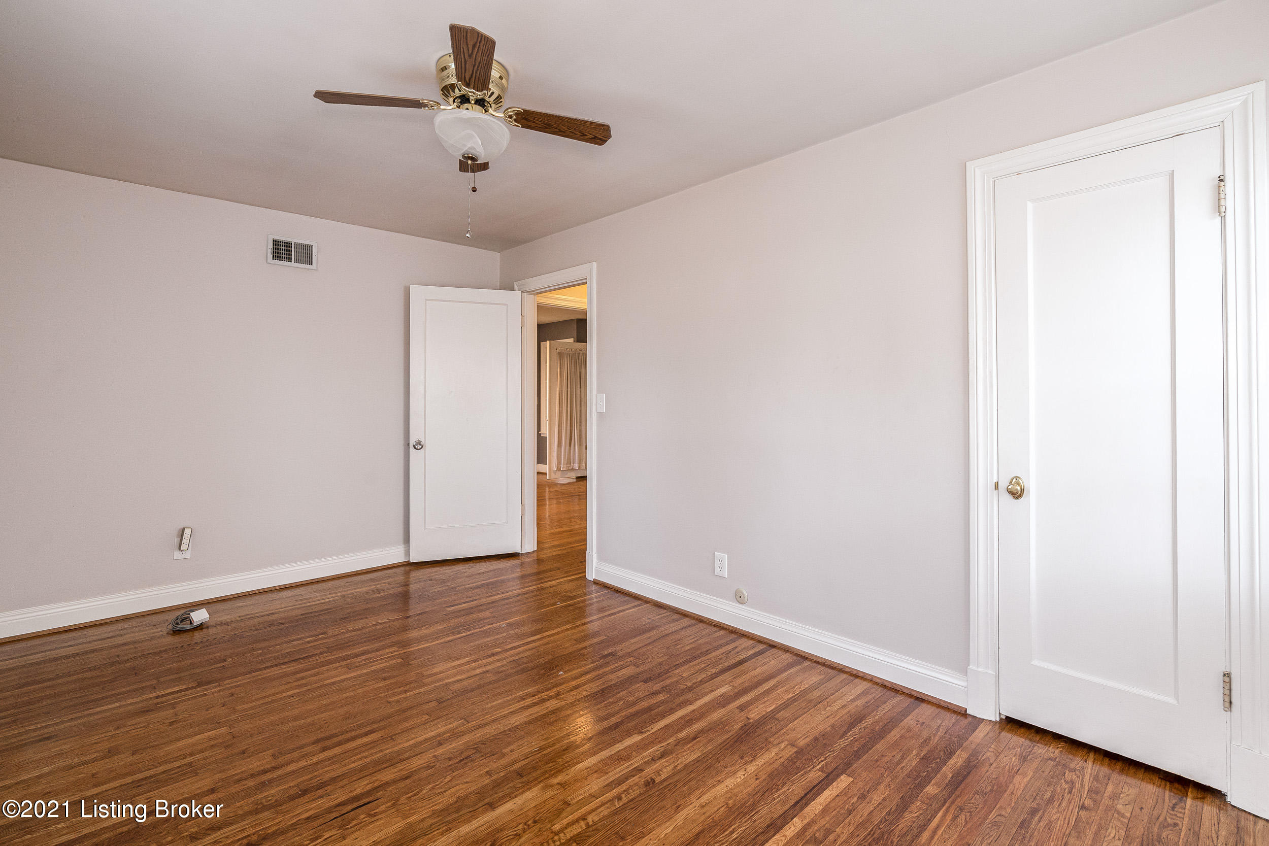 4004 Springhill Road Louisville, KY 40207 - Photo 29 of 41 4004 Springhill Road-36