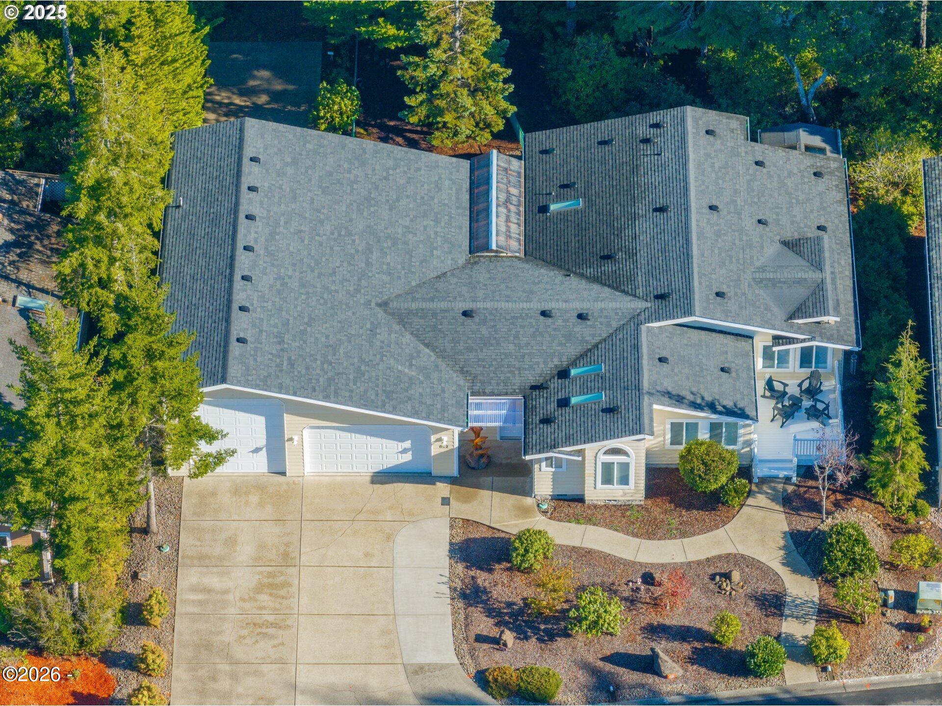 852 Munsel Creek Loop Florence, OR 97439 - Photo 2 of 8 222752778-5