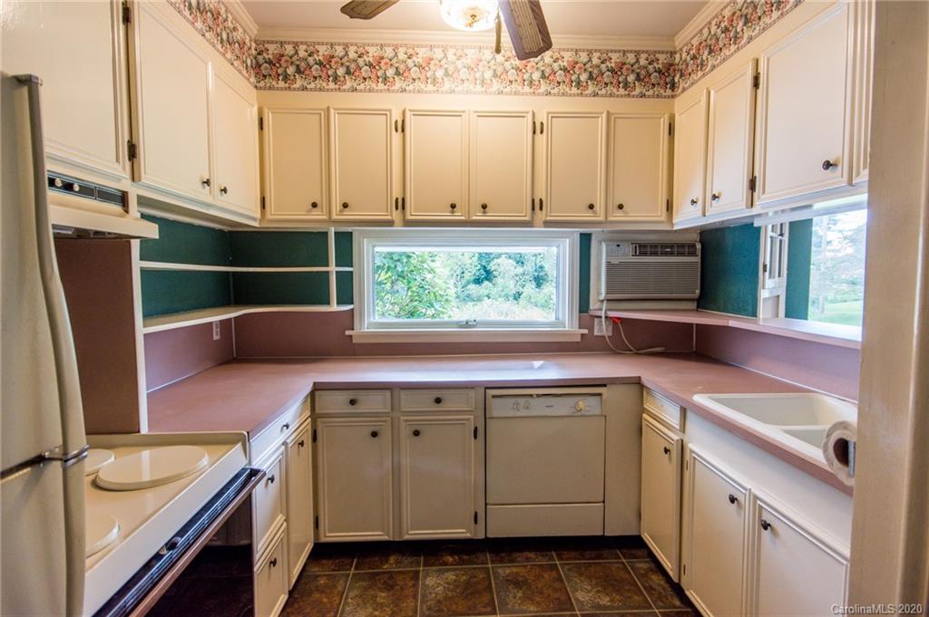 9896 Cheatham Ford Road Hiddenite, NC 28636 - Photo 10 of 48
