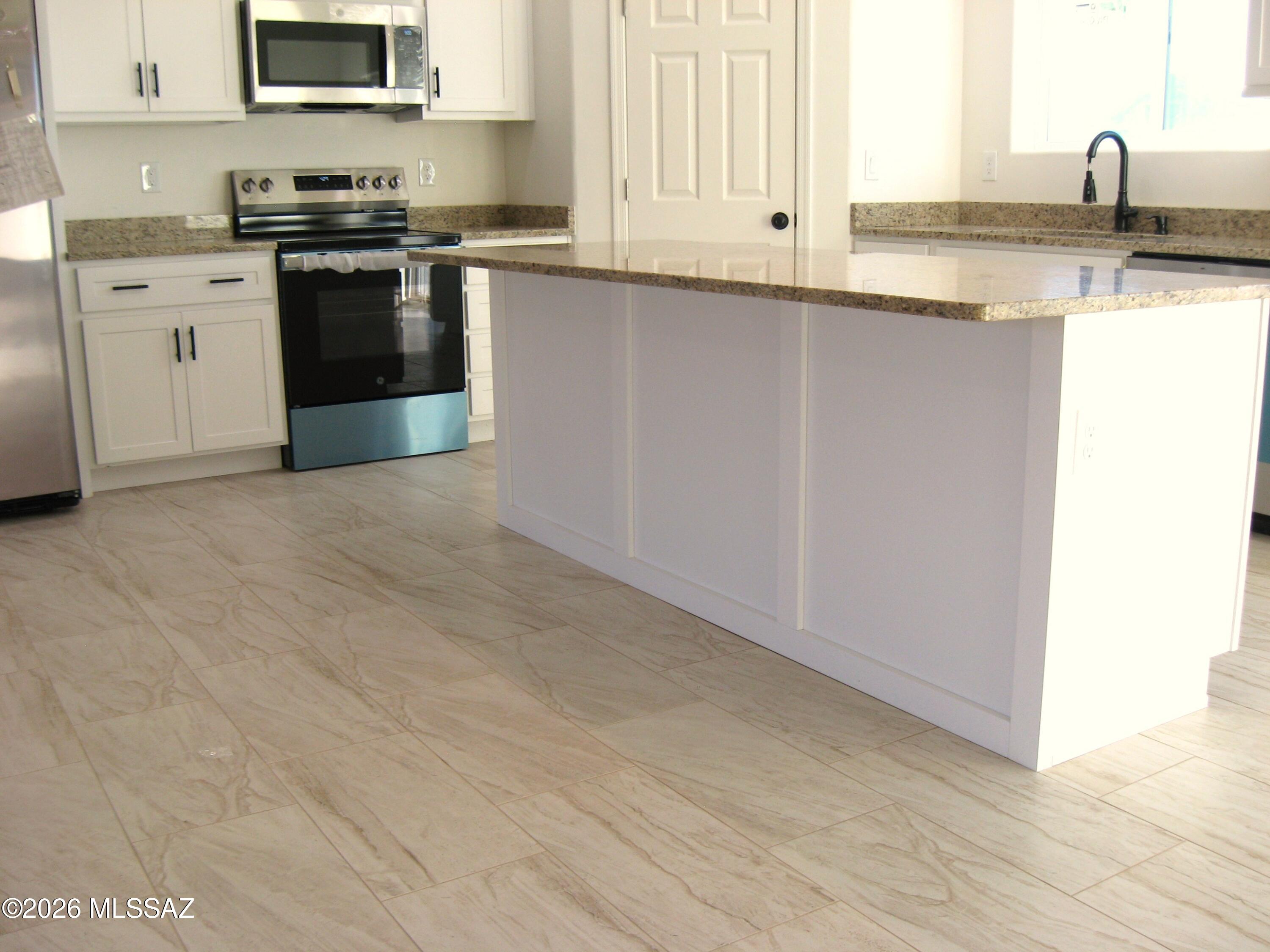 1732 Faro Court Rio Rico, AZ 85648 - Photo 8 of 43