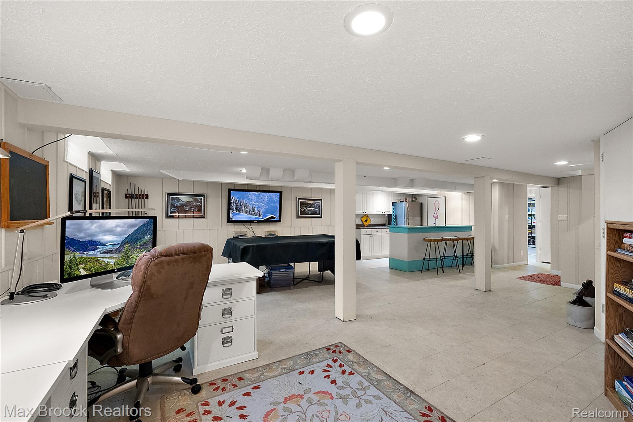 18408 Beverly Road Franklin, MI 48025 - Photo 20 of 34 18408 Beverly -78.jpg