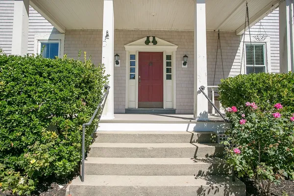 $2,500 | 3 Prairie Avenue, Unit 1, Newport, RI 02840