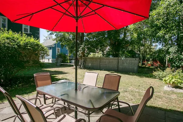 $2,500 | 3 Prairie Avenue, Unit 1, Newport, RI 02840