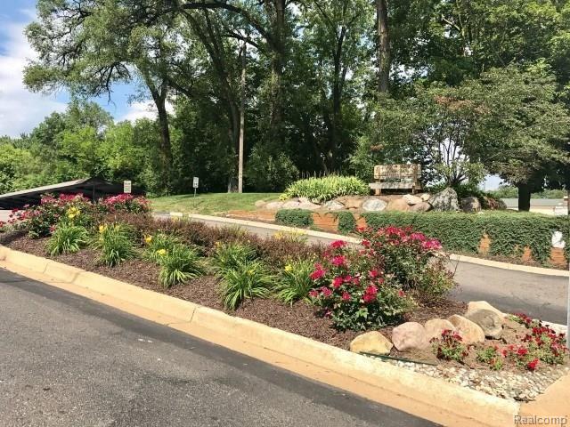 30042 Twelve Mile Road Farmington, MI 48334 - Photo 2 of 18