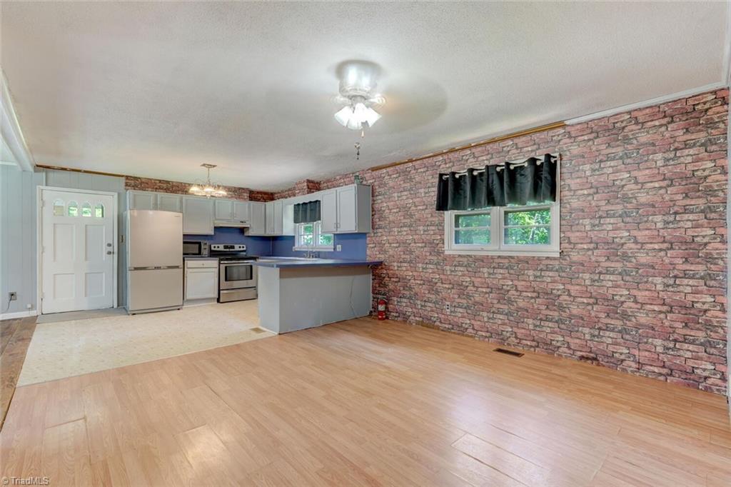 10707 Cherry Grove Road Reidsville, NC 27320 - Photo 13 of 21 Gallery Image 13