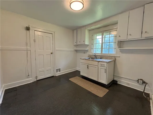 $1,250 | Undisclosed Address, Rochester, NY 14608