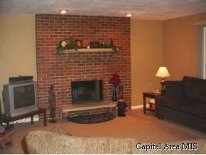 809 Freemans Farm Road Springfield, IL 62704 - Photo 3 of 9