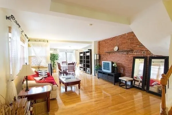 $3,500 | 137 Sutherland Road, Unit B, Boston, MA 02135