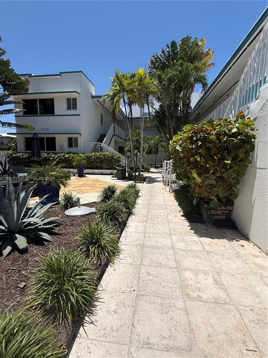 7710 Harding Avenue, Unit 7 Miami Beach, FL 33141 - Photo 4 of 9