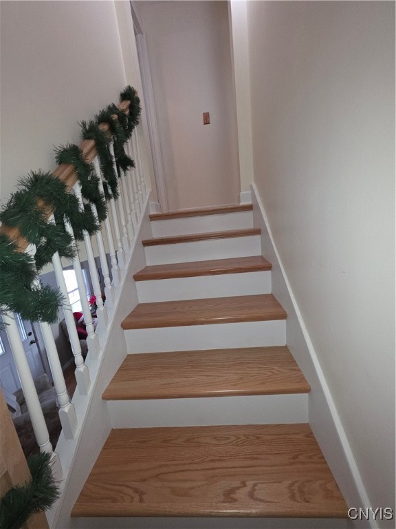 901 West Thomas Street Rome, NY 13440 - Photo 11 of 28 New Hardwood Stairs and Railing
