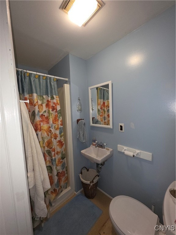 901 West Thomas Street Rome, NY 13440 - Photo 13 of 28 1st Floor Bath