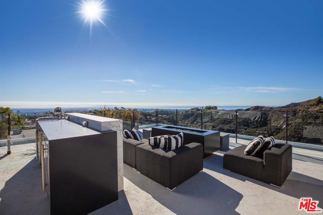 1979 Stradella Road Los Angeles, CA 90077 - Photo 28 of 38