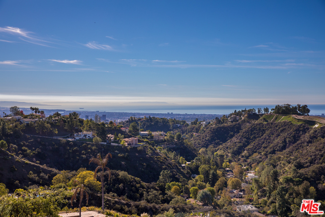 1979 Stradella Road Los Angeles, CA 90077 - Photo 32 of 38 a view of a city