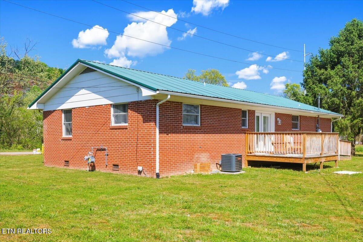 508 Highway 73 Newport, TN 37821 - Photo 4 of 31 04-508_TN-73_027