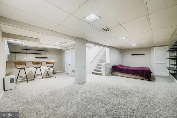 a view of livingroom with furniture