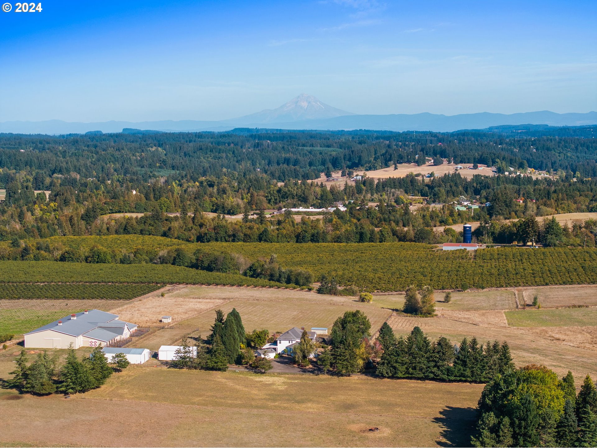 10695 South Bremer Road Canby, OR 97013 - Photo 38 of 44 an aerial view of a city with lawn chairs