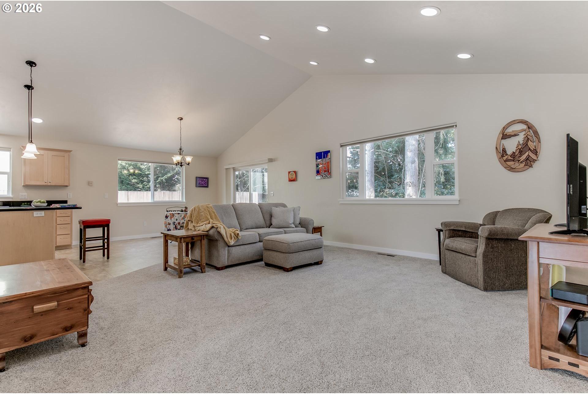 2279 Clear Vue Lane Springfield, OR 97477 - Photo 5 of 37 Gallery Image 5