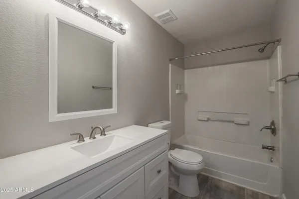 $1,550 | 16033 North 25th Street, Unit 214, Phoenix, AZ 85032