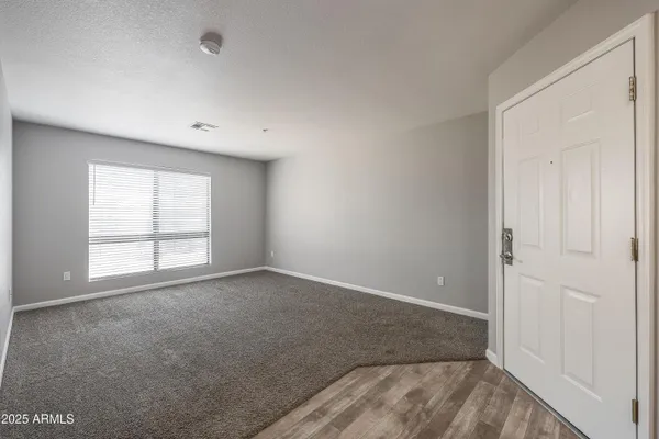 $1,550 | 16033 North 25th Street, Unit 214, Phoenix, AZ 85032