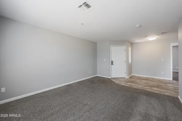 $1,550 | 16033 North 25th Street, Unit 214, Phoenix, AZ 85032