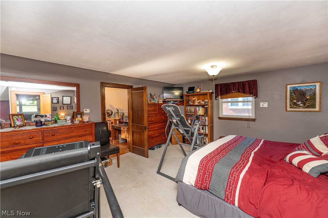 1684 South Green Road South Euclid, OH 44121 - Photo 14 of 50 Huge, awesome primary en-suite with
carpeting