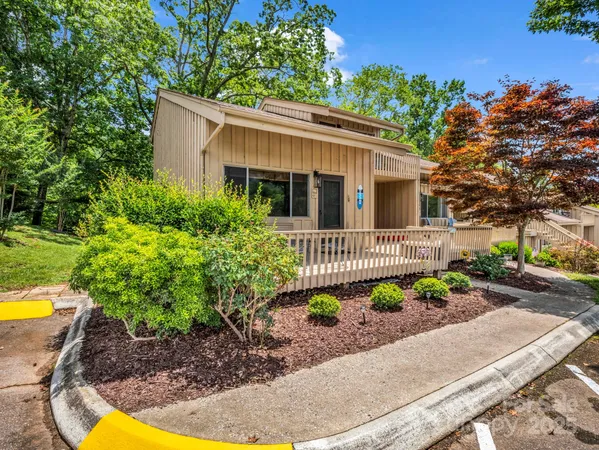 $345,000 | 140 West Lake Drive, Unit 301, Lake Lure, NC 28746